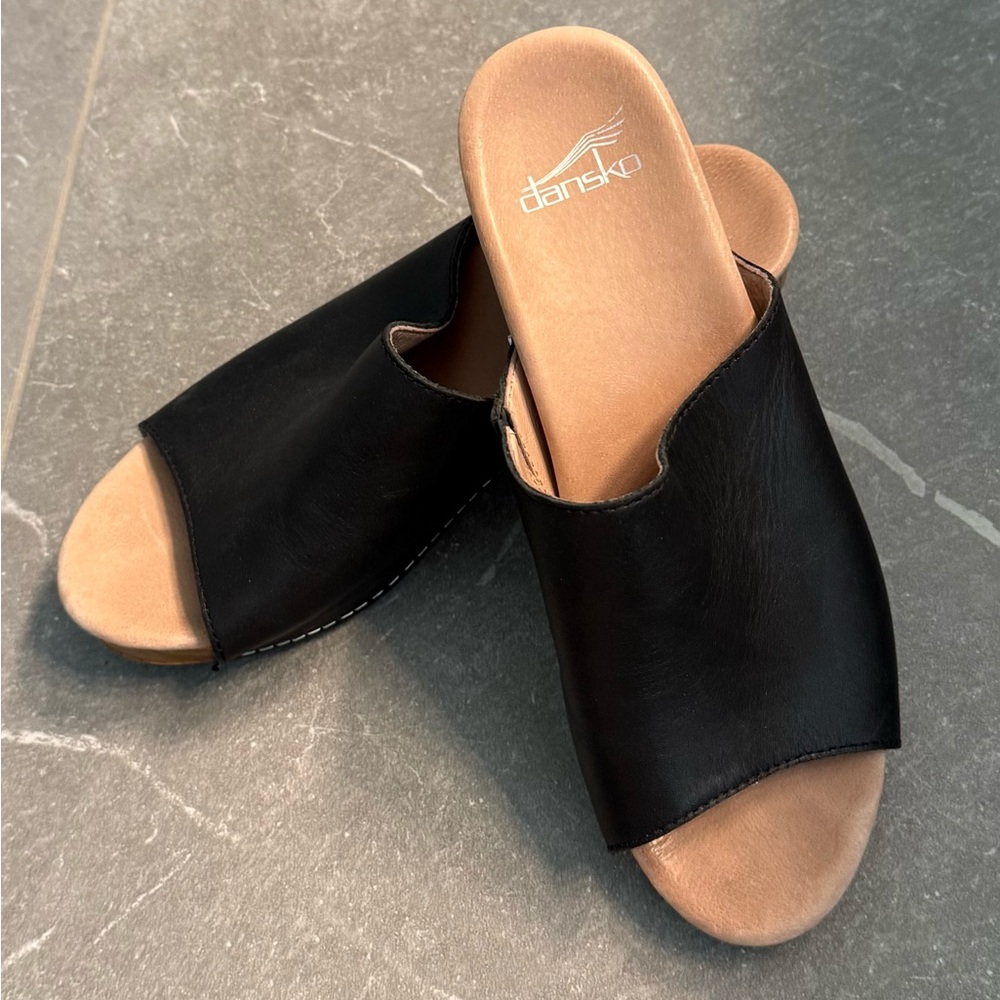 Dansko Black and Tan Slip-On Mules